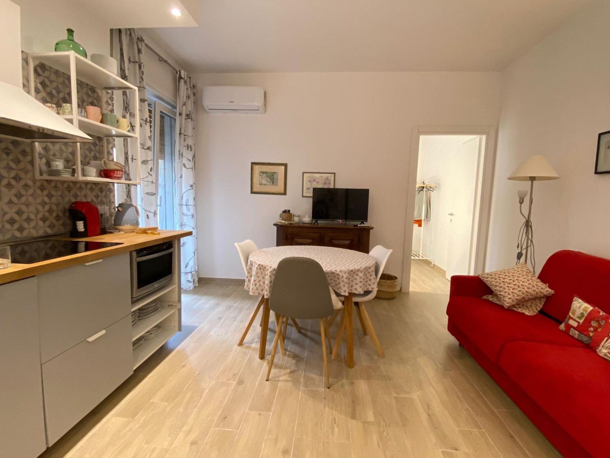 Cozy And Warm Flat In Villanova - Apartment Cagliari